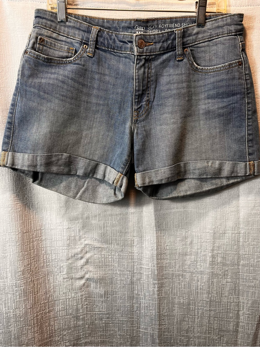 GAP Light Wash Rolled-Hem Boyfriend Denim Shorts size 8